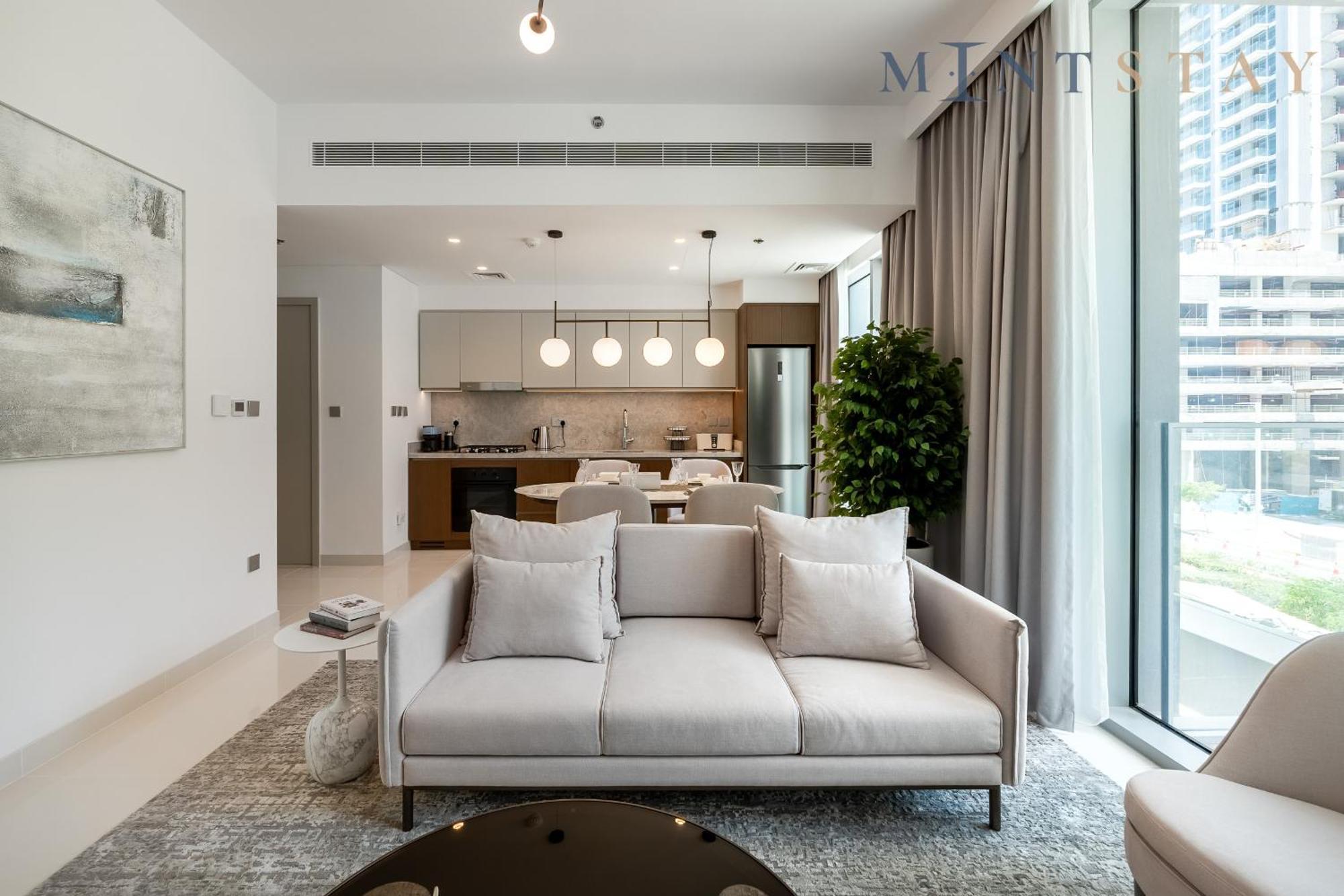 Isle 1, Emaar Beachfront - Mint Apartment
